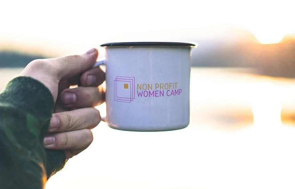 tazza logo Non Profit Women Camp